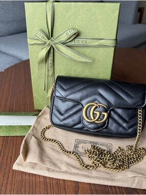 100% Authentic Gucci GG
Marmont Mini Shoulder bag